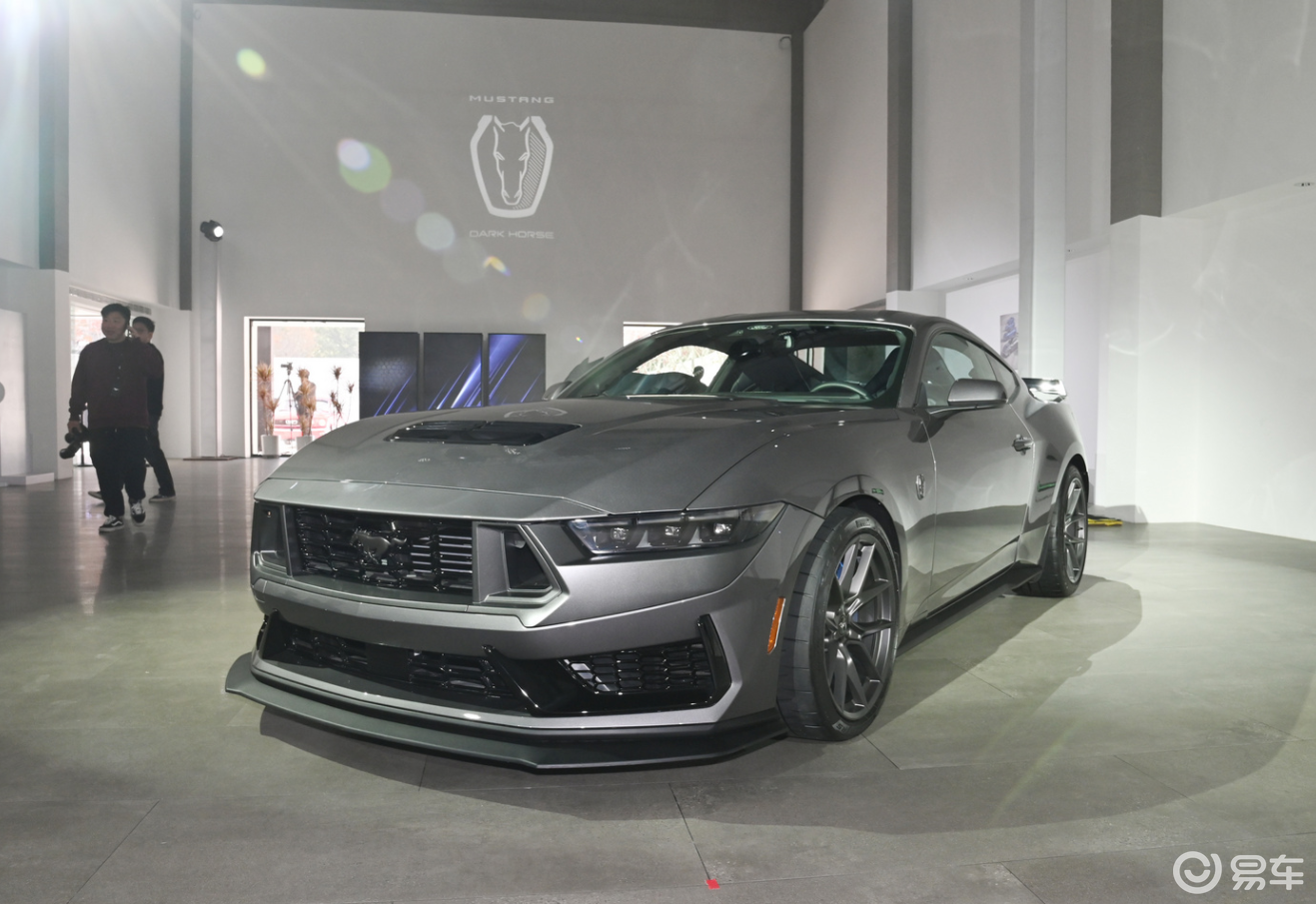 72.5万可不便宜，福特野马“黑马”，美式大V8